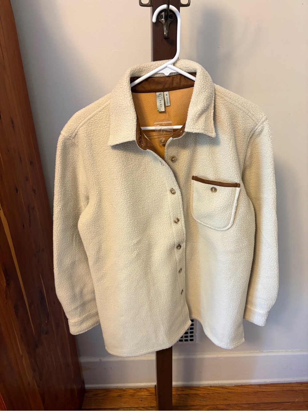 NWOT Wonen’s Sahalie Button-Up Fleece M